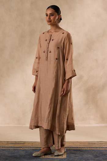 Janki India_Gold Cotton, Organza, Chanderi Round Neck, Yes Floral Embroidered Kurta Set _Online_at_Aza_Fashions