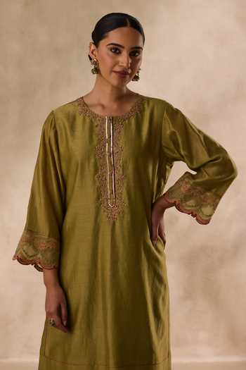 Buy_Janki India_Green Organza, Chanderi Round Neck, Yes Dori Resham Embroidered Kurta Set _Online_at_Aza_Fashions