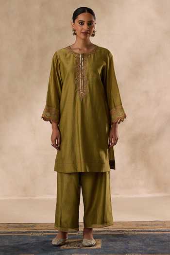 Janki India_Green Organza, Chanderi Round Neck, Yes Dori Resham Embroidered Kurta Set _at_Aza_Fashions