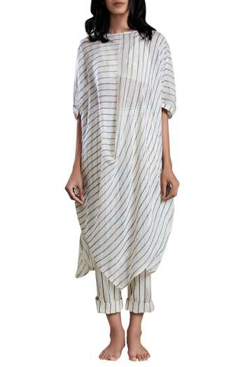 Shop MATI Off White Handloom Mul Tunic Online at Aza Fashions Shop_MATI_Off White Handloom Mul Tunic_Online_at_Aza_Fashions
