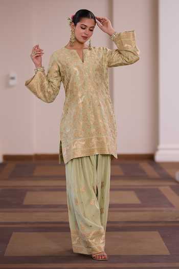 Safaa_Green Vegan Silk Split V-neck, Yes Banarasi Paan Parsi Gara Woven Kurta Set _Online_at_Aza_Fashions