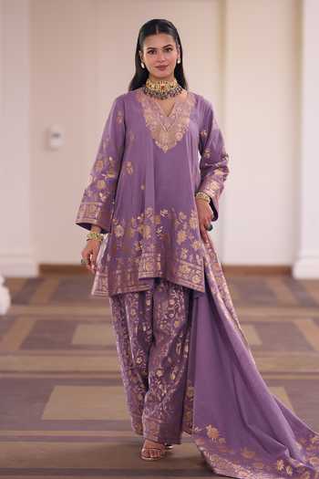 Safaa Jamuni Peda Floral Zari Weave Kurta Set