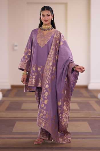 Buy_Safaa_Purple Shantoon, Vegan Silk V-neck Jamuni Peda Floral Zari Weave Kurta Set _Online_at_Aza_Fashions