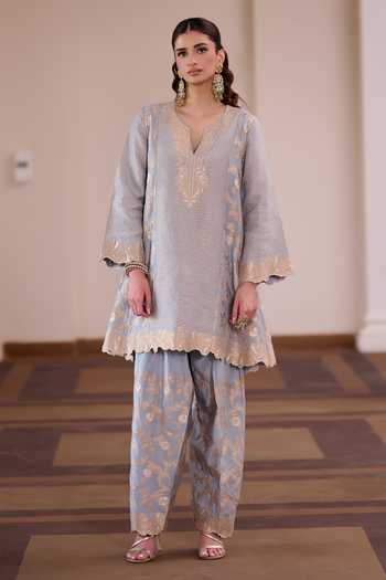 Safaa Grey Vegan Silk Split V-neck Malai Ghewar Bandhani Kurta Set Online at Aza Fashions Safaa_Grey Vegan Silk Split V-neck Malai Ghewar Bandhani Kurta Set _Online_at_Aza_Fashions
