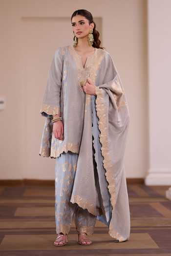 Safaa Malai Ghewar Bandhani Kurta Set 
