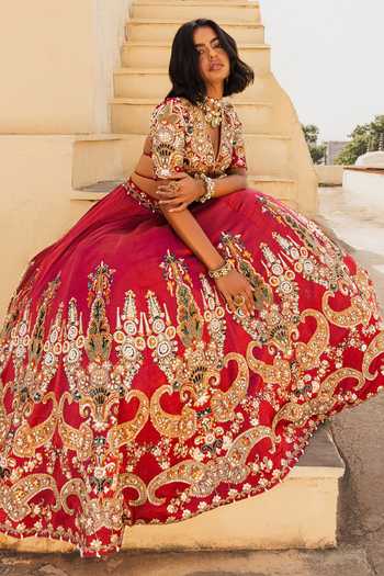 Payal & Zinal Red Silk, Satin V-neck Devi Paisley Embroidered Lehenga Set at Aza Fashions Payal & Zinal_Red Silk, Satin V-neck Devi Paisley Embroidered Lehenga Set _at_Aza_Fashions