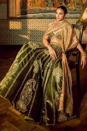 Buy Payal & Zinal Green Velvet Sweetheart Neck Sitara-saanjh Rimzim Zari Lehenga Set Online at Aza Fashions Buy_Payal & Zinal_Green Velvet Sweetheart Neck Sitara-saanjh Rimzim Zari Lehenga Set _Online_at_Aza_Fashions