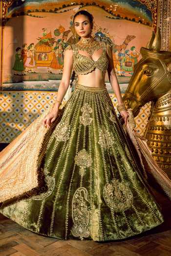 Buy Payal & Zinal Green Velvet Sweetheart Neck Sitara-saanjh Rimzim Zari Lehenga Set Buy_Payal & Zinal_Green Velvet Sweetheart Neck Sitara-saanjh Rimzim Zari Lehenga Set
