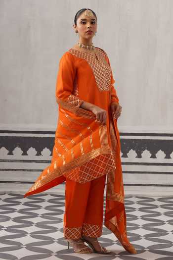 Palak & Mehak_Orange Chanderi Split V-neck, Yes Heera Embroidered Kurta Set _Online_at_Aza_Fashions