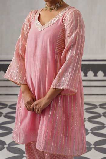 Palak & Mehak_Pink Chanderi V-neck Simi Neckline Embroidered Kurta Set _Online_at_Aza_Fashions