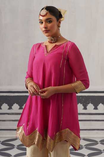 Palak & Mehak Pink Chanderi V-neck Ira Chevron Border Embellished Kurta Set Online at Aza Fashions Palak & Mehak_Pink Chanderi V-neck Ira Chevron Border Embellished Kurta Set _Online_at_Aza_Fashions