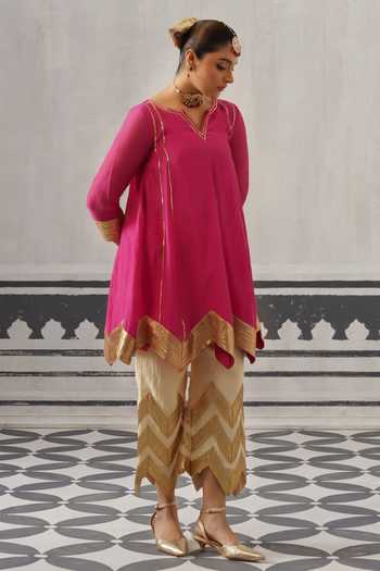 Palak & Mehak Ira Chevron Border Embellished Kurta Set 