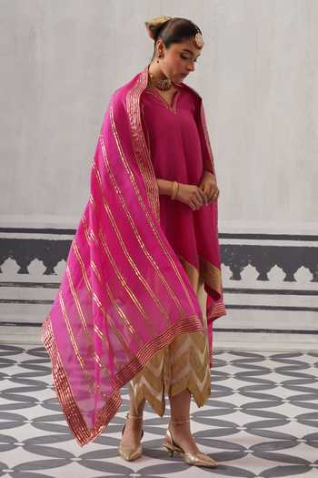 Palak & Mehak Ira Chevron Border Embellished Kurta Set 
