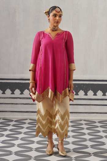 Buy Palak & Mehak Pink Chanderi V-neck Ira Chevron Border Embellished Kurta Set Online at Aza Fashions Buy_Palak & Mehak_Pink Chanderi V-neck Ira Chevron Border Embellished Kurta Set _Online_at_Aza_Fashions