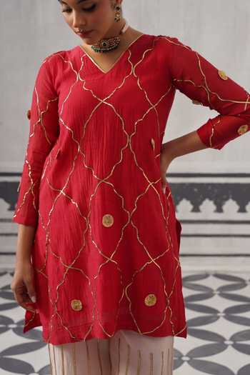 Palak & Mehak Red Chanderi V-neck, Yes Biba Embellished Straight Kurta Set at Aza Fashions Palak & Mehak_Red Chanderi V-neck, Yes Biba Embellished Straight Kurta Set _at_Aza_Fashions