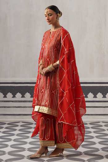 Palak & Mehak Red Chanderi Split V-neck Heera Stripe Chevron Pattern Kurta Set Online at Aza Fashions Palak & Mehak_Red Chanderi Split V-neck Heera Stripe Chevron Pattern Kurta Set _Online_at_Aza_Fashions
