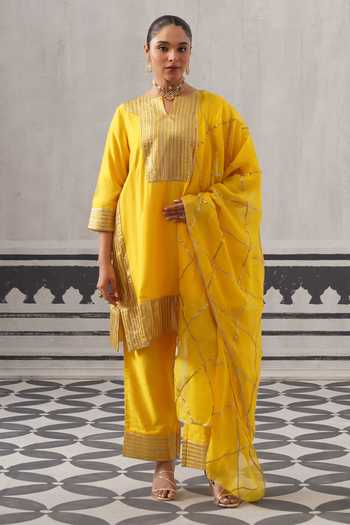 Palak & Mehak Heera Embellished Kurta Set 