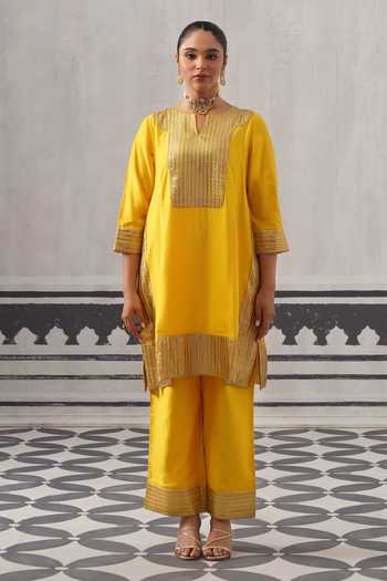 Buy_Palak & Mehak_Yellow Chanderi, Muslin Split V-neck, Yes Heera Embellished Kurta Set _Online_at_Aza_Fashions