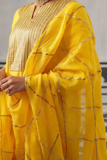 Buy_Palak & Mehak_Yellow Chanderi, Muslin Split V-neck, Yes Heera Embellished Kurta Set 