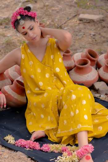 Shop_Soniya G_Yellow Silk Zari V-neck Woven Straight Kurta And Palazzo Set _Online_at_Aza_Fashions