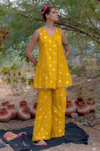 Shop_Soniya G_Yellow Silk Zari V-neck Woven Straight Kurta And Palazzo Set 