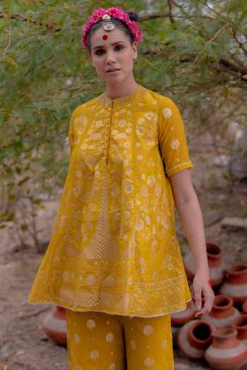 Buy_Soniya G_Yellow Silk Mandarin Collar, Yes Zari Woven Kurta And Pant Set _Online_at_Aza_Fashions