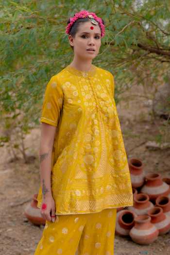 Shop_Soniya G_Yellow Silk Mandarin Collar, Yes Zari Woven Kurta And Pant Set _Online_at_Aza_Fashions