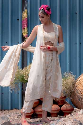 Soniya G_Ivory Silk Sweetheart Neck Zari Woven Cape Pant Set _at_Aza_Fashions