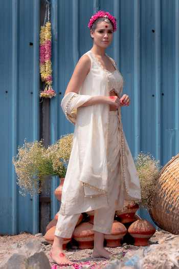 Buy_Soniya G_Ivory Silk Sweetheart Neck Zari Woven Cape Pant Set 