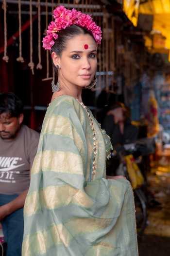 Soniya G_Green Silk V-neck Banarasi Woven Lehenga Set _Online_at_Aza_Fashions