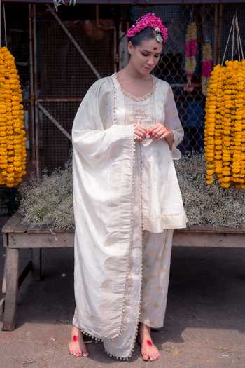 Soniya G_Ivory Silk Round Neck, Yes Banarsi Woven Kurta Set _at_Aza_Fashions