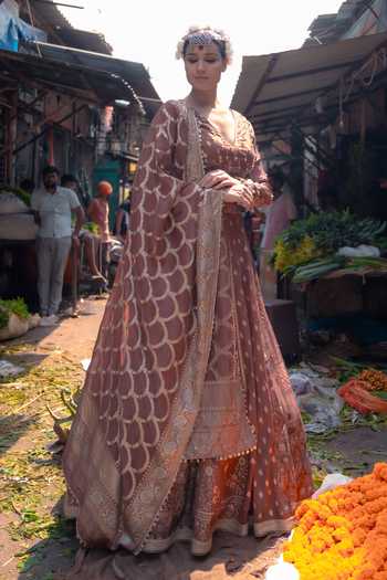 Buy_Soniya G_Brown Silk V-neck Banarsi Woven Lehenga Set 