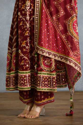 Torani Maroon Silk Mandarin Collar, Yes Surkhi Tisya Printed Kurta Set Online at Aza Fashions Torani_Maroon Silk Mandarin Collar, Yes Surkhi Tisya Printed Kurta Set _Online_at_Aza_Fashions