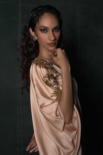 Nidhi Yasha Ivory Silk, Satin V-neck Josephine Metallic Dragon Embroidered Kaftan Online at Aza Fashions Nidhi Yasha_Ivory Silk, Satin V-neck Josephine Metallic Dragon Embroidered Kaftan _Online_at_Aza_Fashions