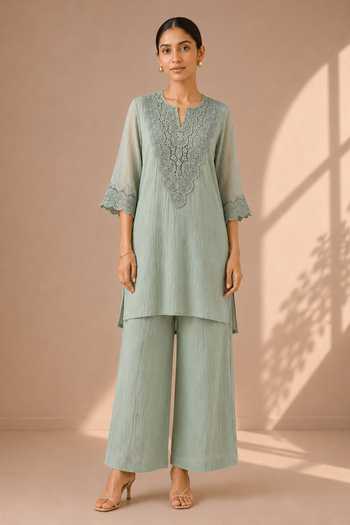 Vaaya Embroidered Kurta & Pant Set 