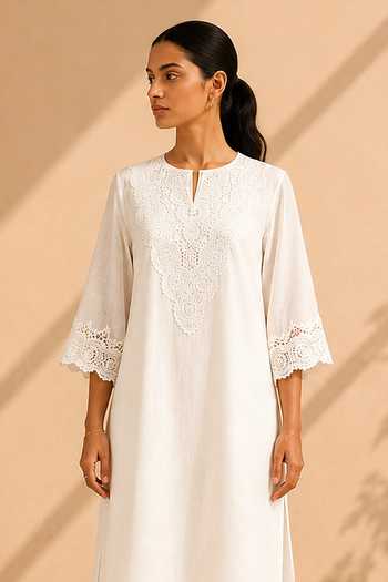 Buy Vaaya White Chanderi Split V-neck, Yes Mul Kurta And Pant Set Online at Aza Fashions Buy_Vaaya_White Chanderi Split V-neck, Yes Mul Kurta And Pant Set _Online_at_Aza_Fashions