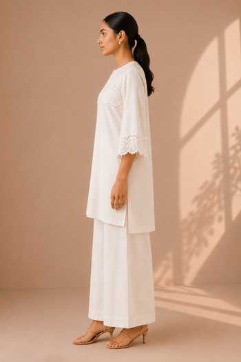 Vaaya White Chanderi Round Neck Mul Straight Kurta And Pant Set Online at Aza Fashions Vaaya_White Chanderi Round Neck Mul Straight Kurta And Pant Set _Online_at_Aza_Fashions