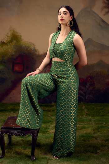 Muskann Kapadiaa_Olive Green Open Neck, Yuva Woven Jacket Pant Set _at_Aza_Fashions