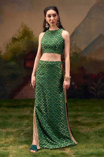 Muskann Kapadiaa Dhwani Banarasi Woven Top & Skirt Set 