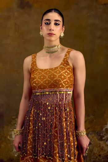 Muskann Kapadiaa Yellow Chiffon Square Neck Agni Bandhani Woven Lehenga Set Online at Aza Fashions Muskann Kapadiaa_Yellow Chiffon Square Neck Agni Bandhani Woven Lehenga Set _Online_at_Aza_Fashions