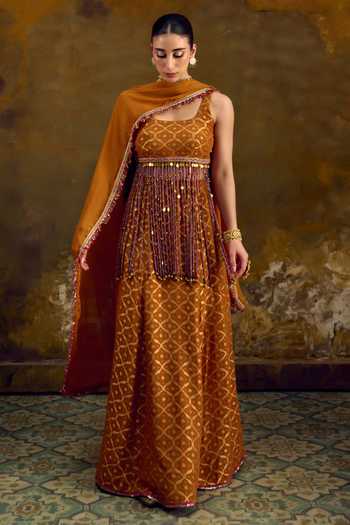 Muskann Kapadiaa Agni Bandhani Woven Lehenga Set 