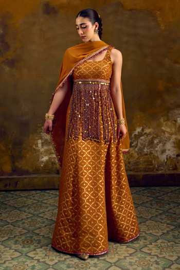 Shop Muskann Kapadiaa Yellow Chiffon Square Neck Agni Bandhani Woven Lehenga Set Online at Aza Fashions Shop_Muskann Kapadiaa_Yellow Chiffon Square Neck Agni Bandhani Woven Lehenga Set _Online_at_Aza_Fashions