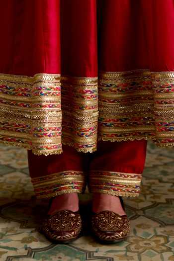 Muskann Kapadiaa_Red Silk, Chanderi Round Neck Bandhan Pure Anarkali Set _at_Aza_Fashions