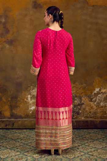 Muskann Kapadiaa Jhilmil Bandhani Woven Kaftan 