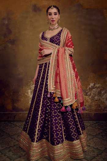 Muskann Kapadiaa Leher Banarasi Bandhani Lehenga Set 