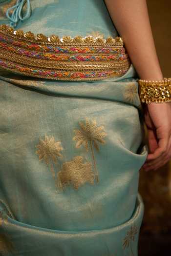 Buy Muskann Kapadiaa Blue Tissue Nandi Kanjivaram Saree Online at Aza Fashions Buy_Muskann Kapadiaa_Blue Tissue Nandi Kanjivaram Saree _Online_at_Aza_Fashions