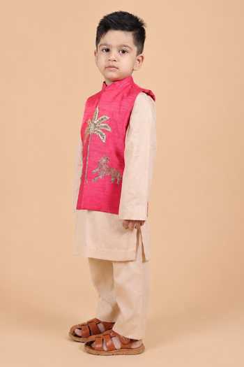 Turqidz By Shweta Aggarwal Embroidered Bundi & Kurta Set 