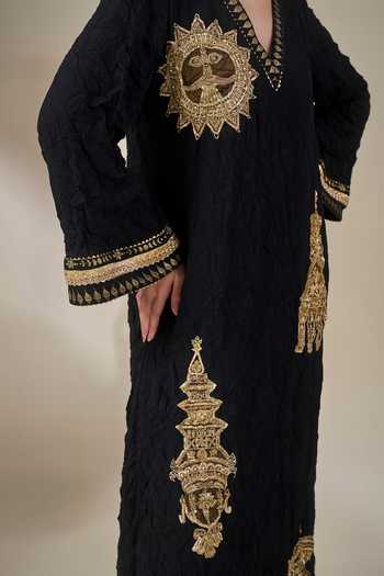 Buy_Masaba_Black Crepe V-neck Ambi Bloom Kaftan 