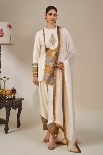 Masaba Heirloom Muse Embroidered Kurta Set 