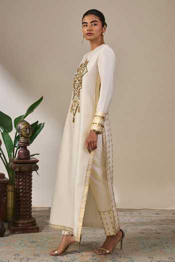 Buy Masaba Ivory Viscose Round Neck, Yes Anaar Chronicles Kurta And Pant Set Online at Aza Fashions Buy_Masaba_Ivory Viscose Round Neck, Yes Anaar Chronicles Kurta And Pant Set _Online_at_Aza_Fashions